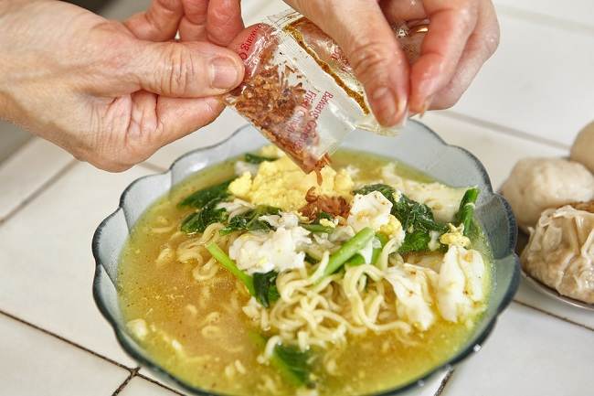 Mie Instan atau Nasi, Mana yang Lebih Cepat Membuat Gemuk - alodokter